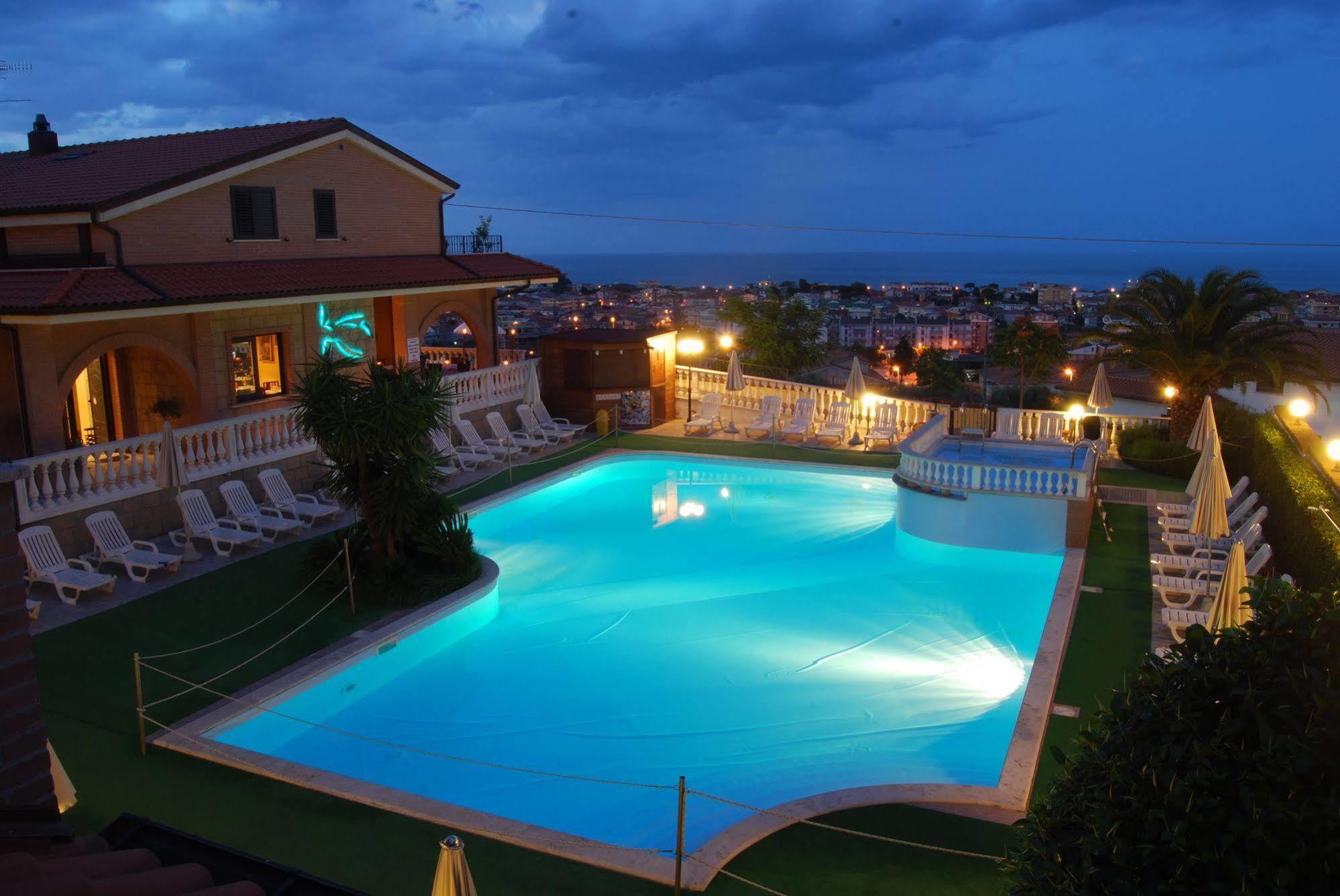 Residence Il Borgo Tortoreto Dış mekan fotoğraf